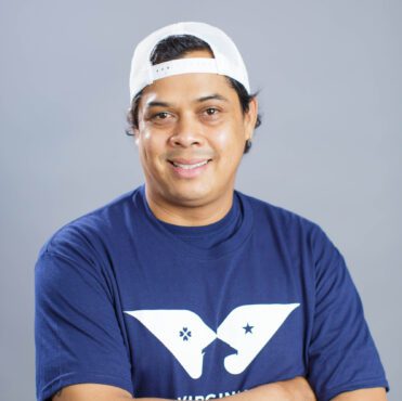 14 Headshots 5d3b7892